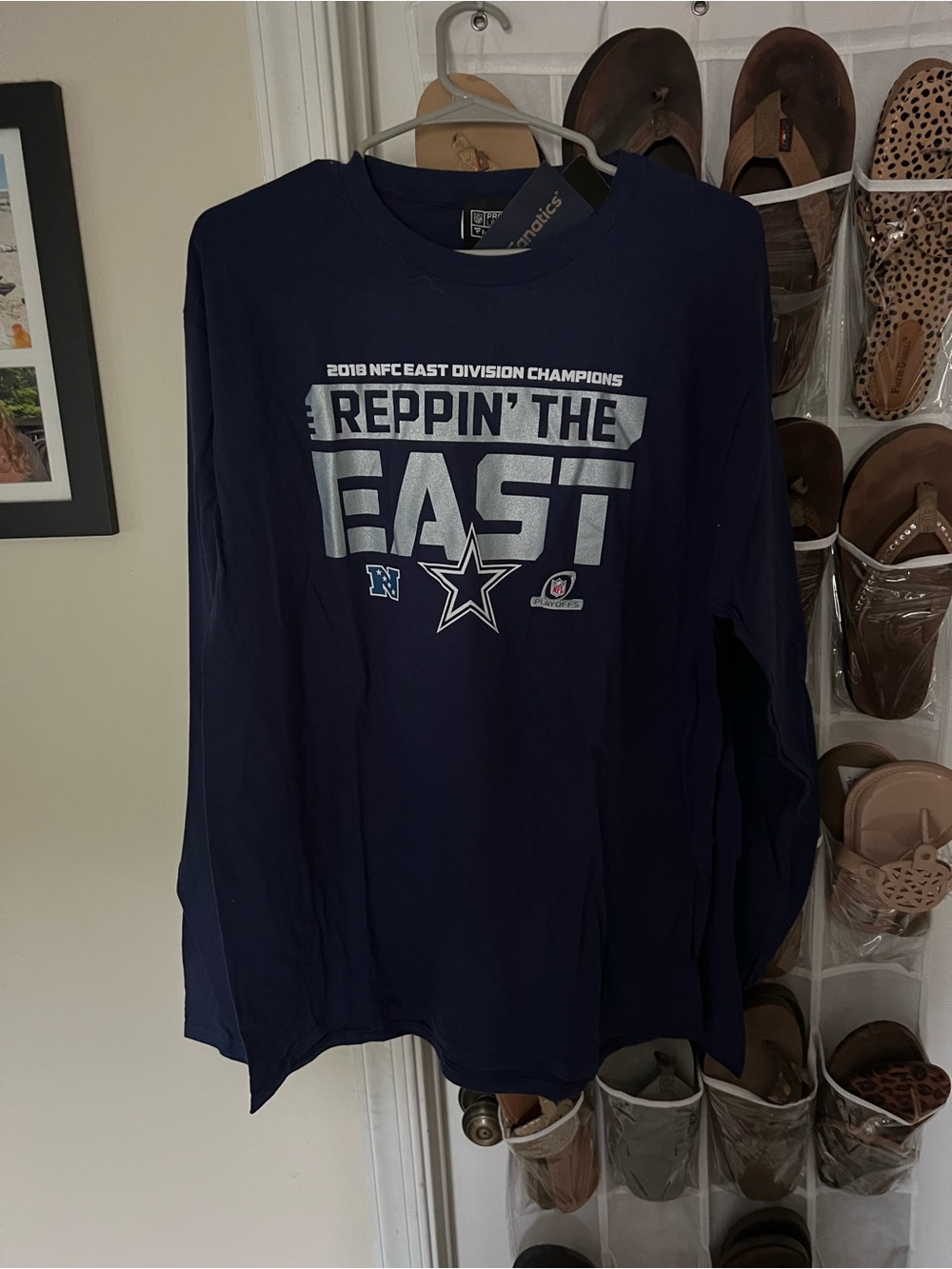 NWT men’s LARGE Dallas Cowboys long sleeve shirt!